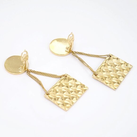 CHANEL CC Logos Quilted Bag Round Coin Clip-On Earrings Gold Tone Auth #40086 - Picture 4 of 7